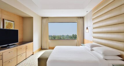 Courtyard by Marriott Chennai Room Type - Courtyard Suite, Executive lounge access, Junior Suite