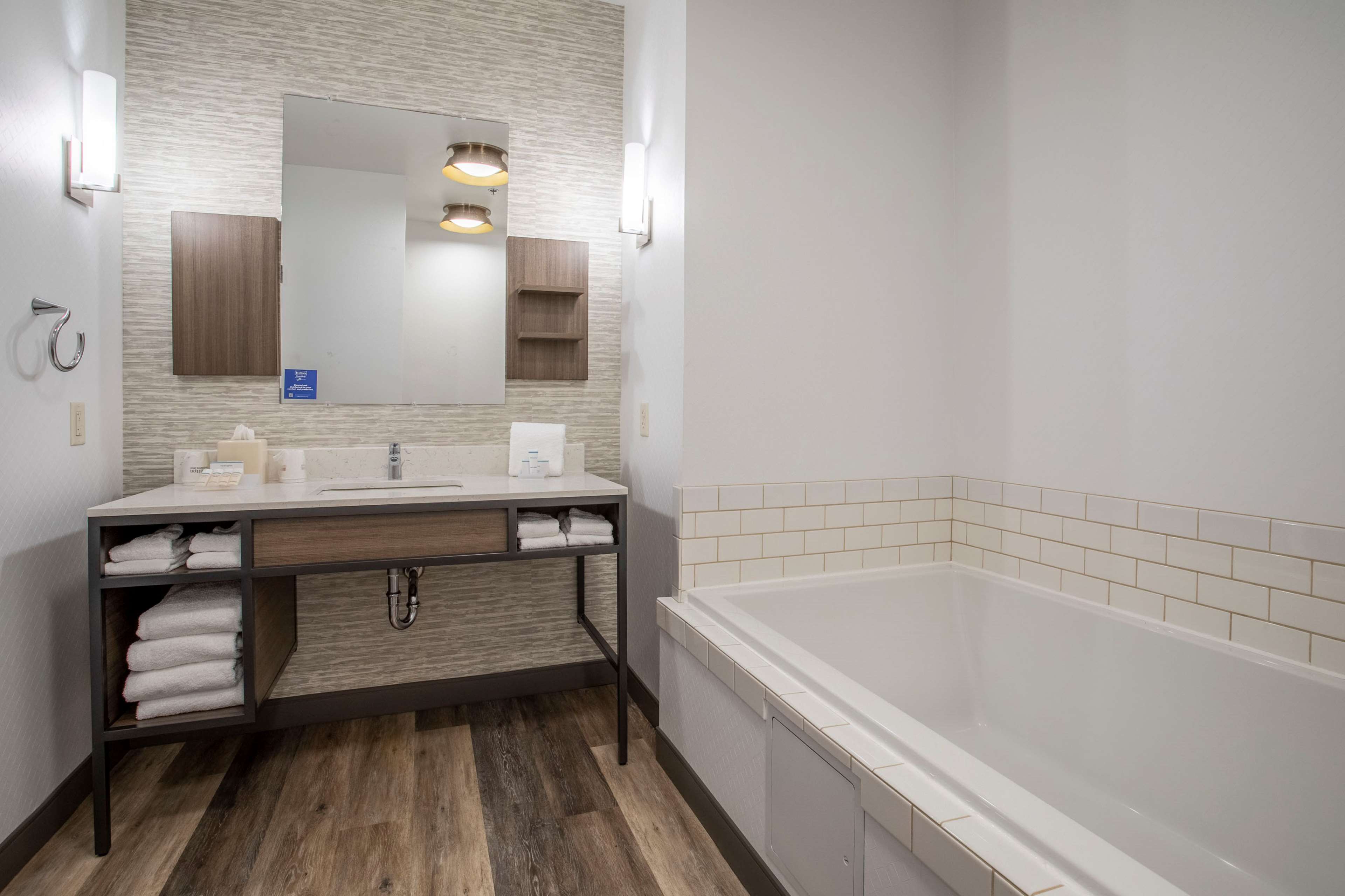 Hilton Garden Inn Mankato Downtown - Tap to explore photos