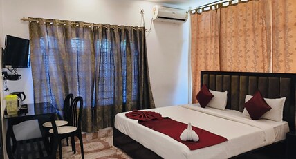 Santi Palace Room Type - Deluxe room