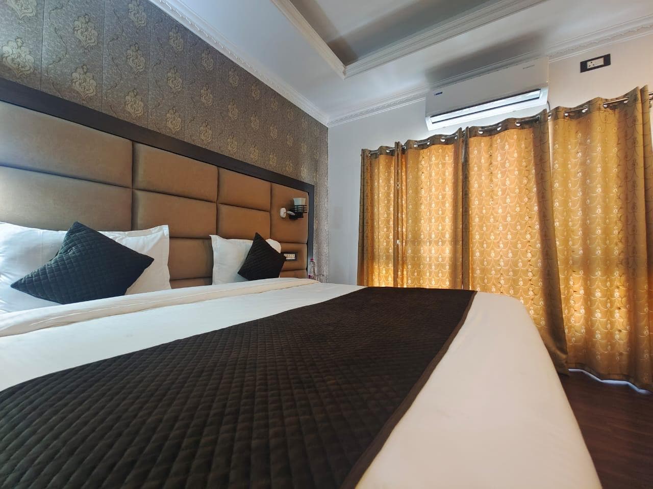 Gurcoo Residency - Tap to explore photos