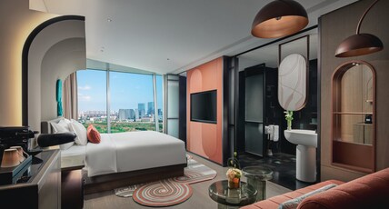 Hotel Indigo NINGBO RIVERSIDE Room Type - 1 King Standard City View