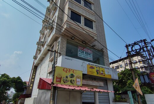THE LANDMARK HOTEL