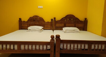 AAA COTTAGE Room Type - AC Four Bed Room