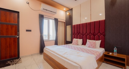 HOTEL GALAXY 700 Room Type - Super Deluxe Room with Balcony