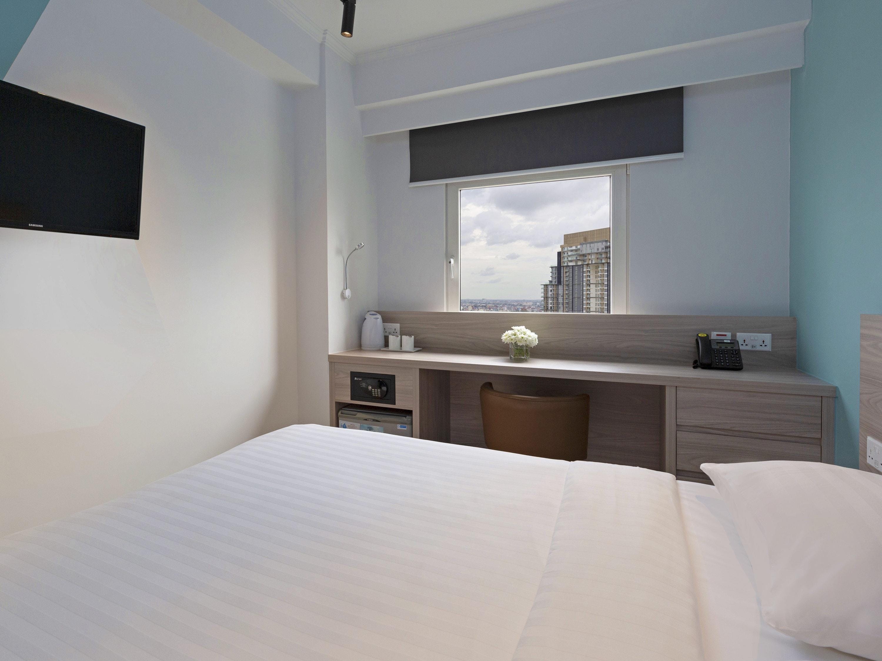 Ibis Budget Phnom Penh Riverside - Tap to explore photos
