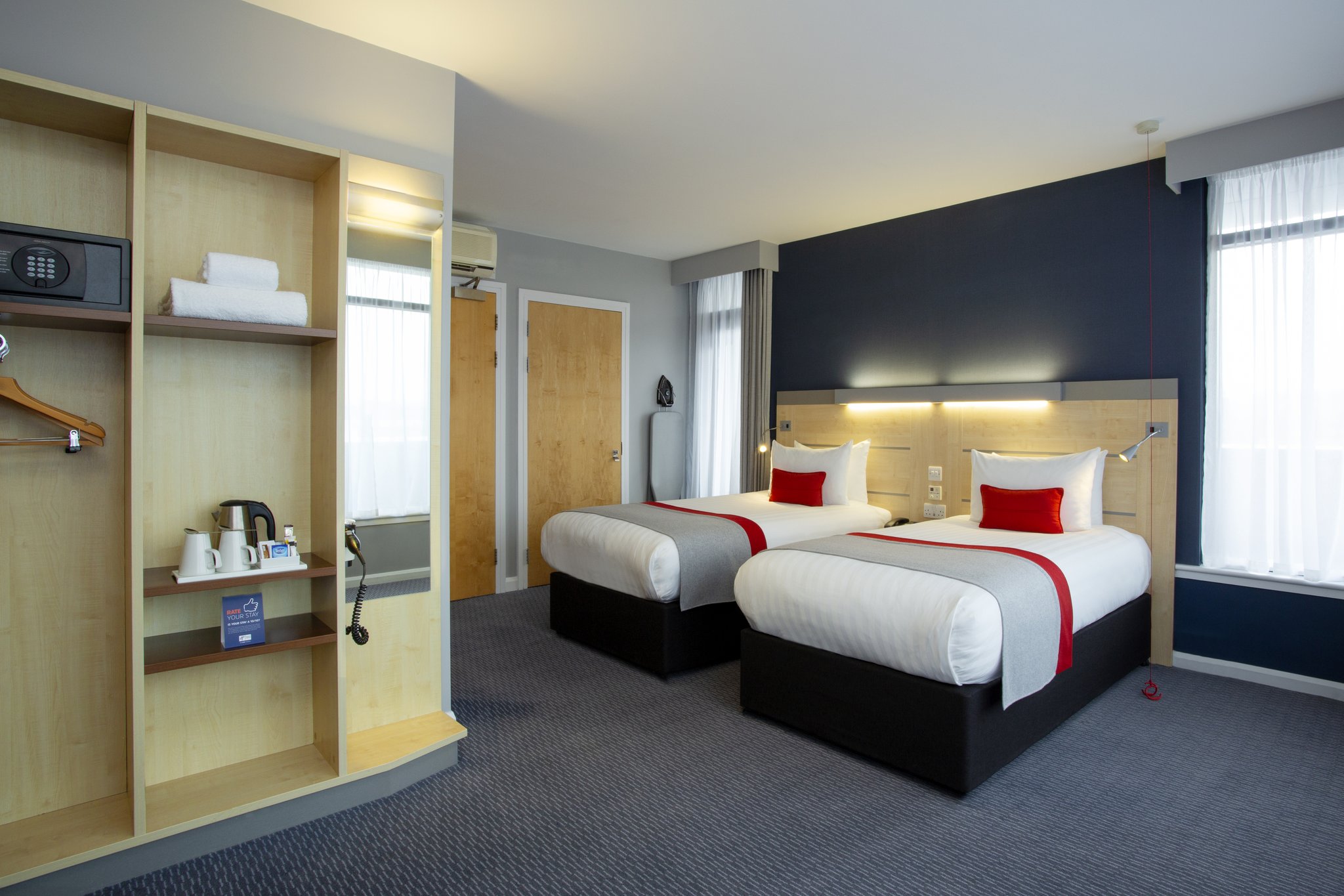 Holiday Inn Express Cheltenham - Tap to explore photos