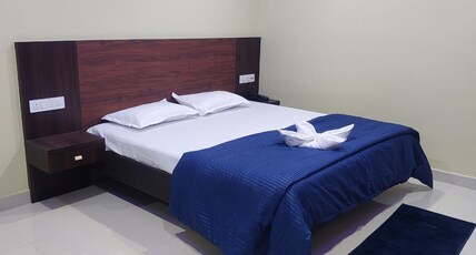 AXA GUEST HOUSE Room Type - Deluxe AC
