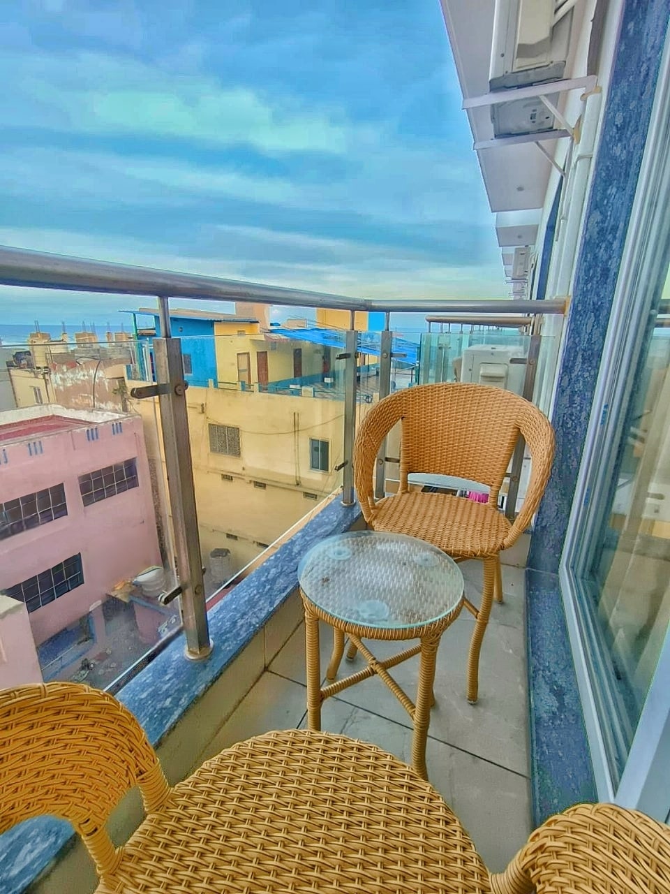 Hotel Golden Retreat Puri (1 min walkable frombeach) - Tap to explore photos