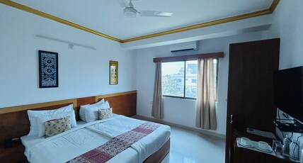 The Bodhgaya Hotel School Room Type - Deluxe Room