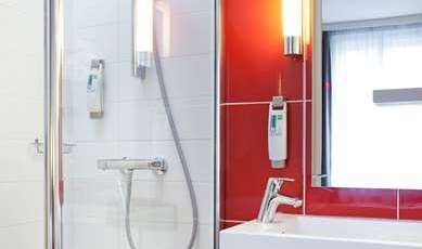 ibis Styles Dijon Central Room Type - Standard Room with one double bed and one single bed