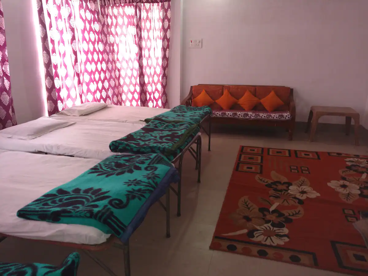 Lime Villa on Gangaghat | Bed & Breakfast Room Type - Dormitory Room