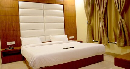 Hotel Shikhar Darshan Room Type - Executive Suite  (With View)