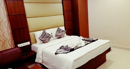Santhi Bhavan Central Room Type - Deluxe A/c Room