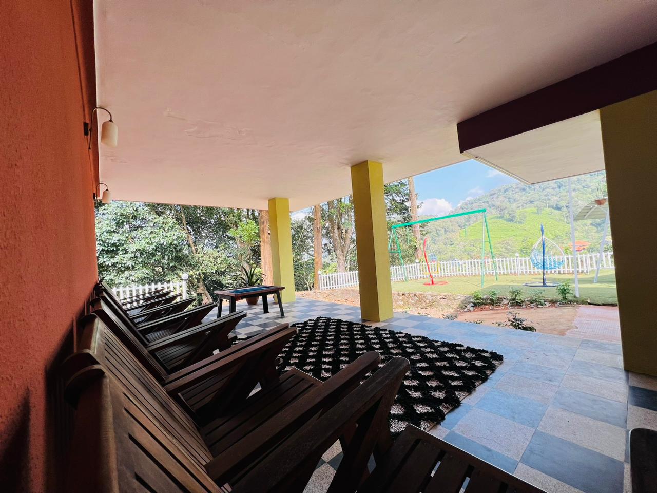 Casita Chain Tree Bungalow - Tap to explore photos