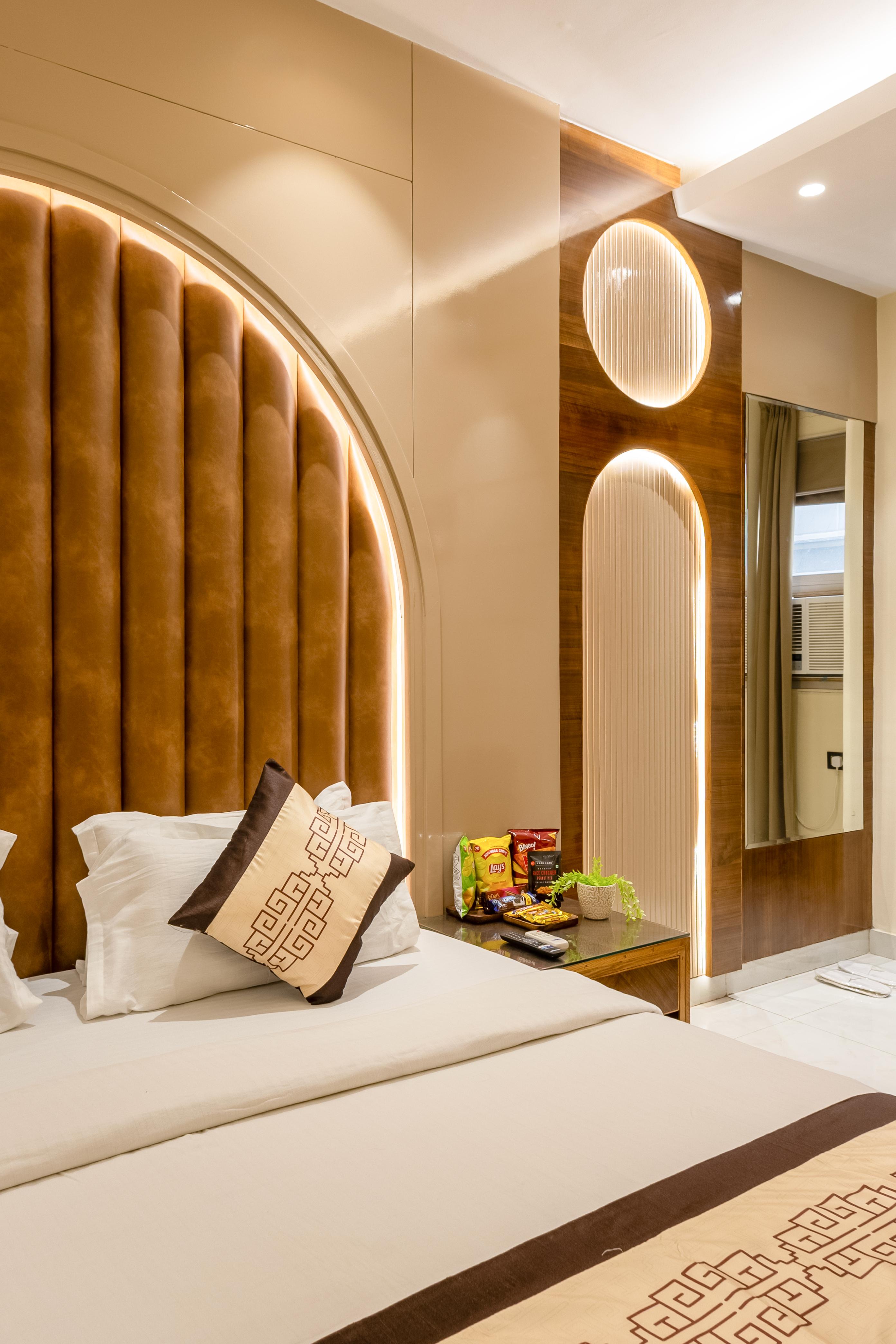 Hotel Vanson Palace near New Delhi Railway Station & Connaught Place - Tap to explore photos