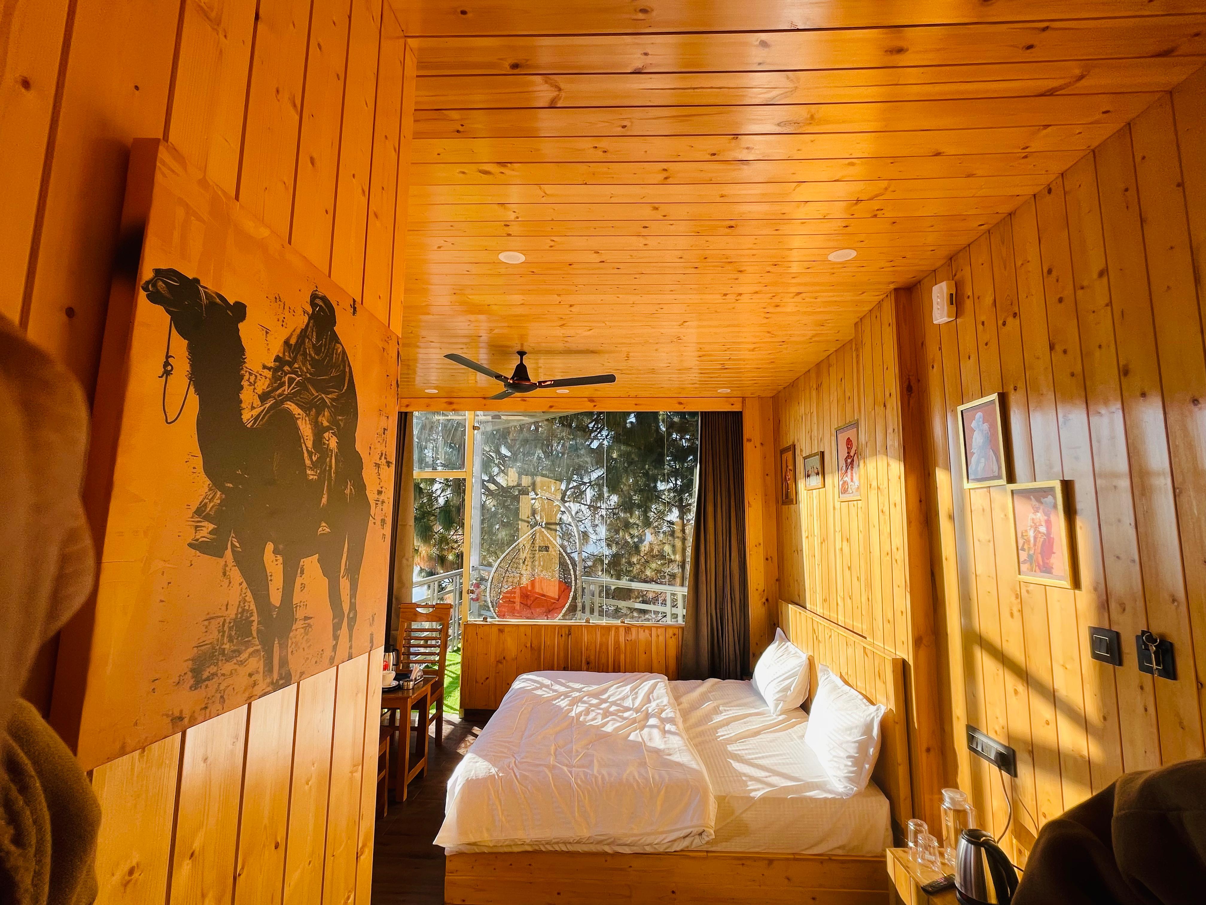The pine room cottage - Tap to explore photos