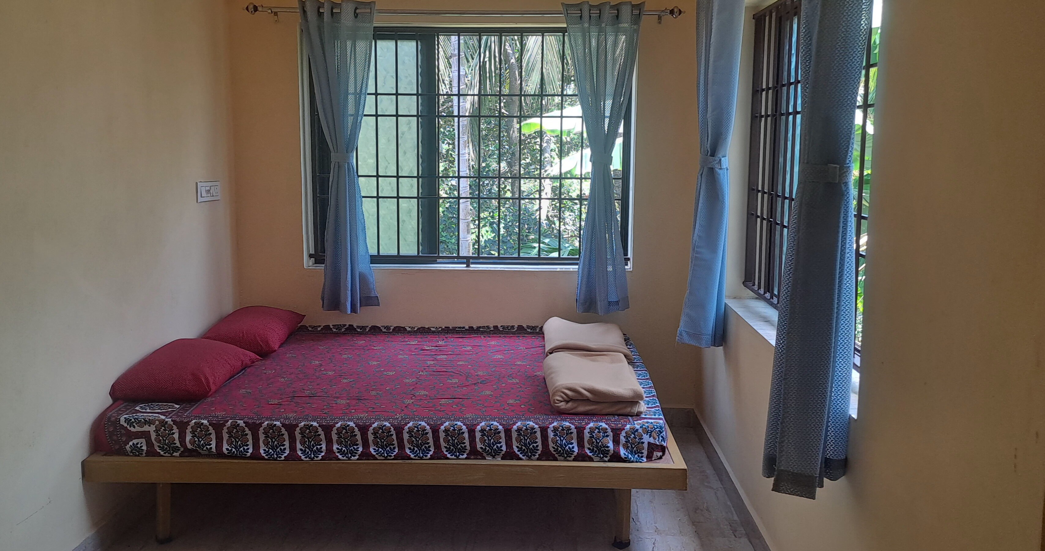 Sri Chowdeshwari Homestay - Tap to explore photos