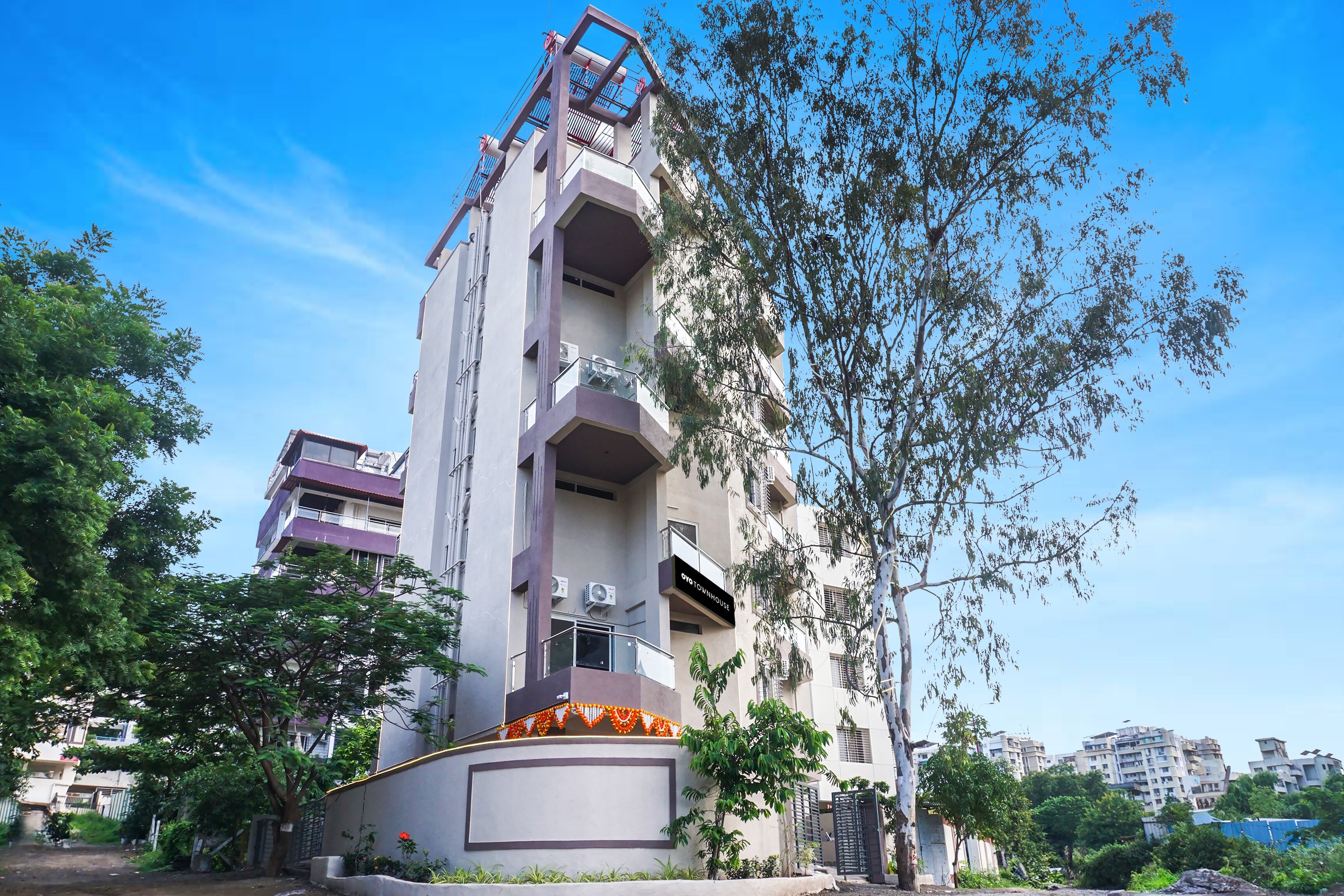 Hotel O Falcon Executive - Tap to explore photos