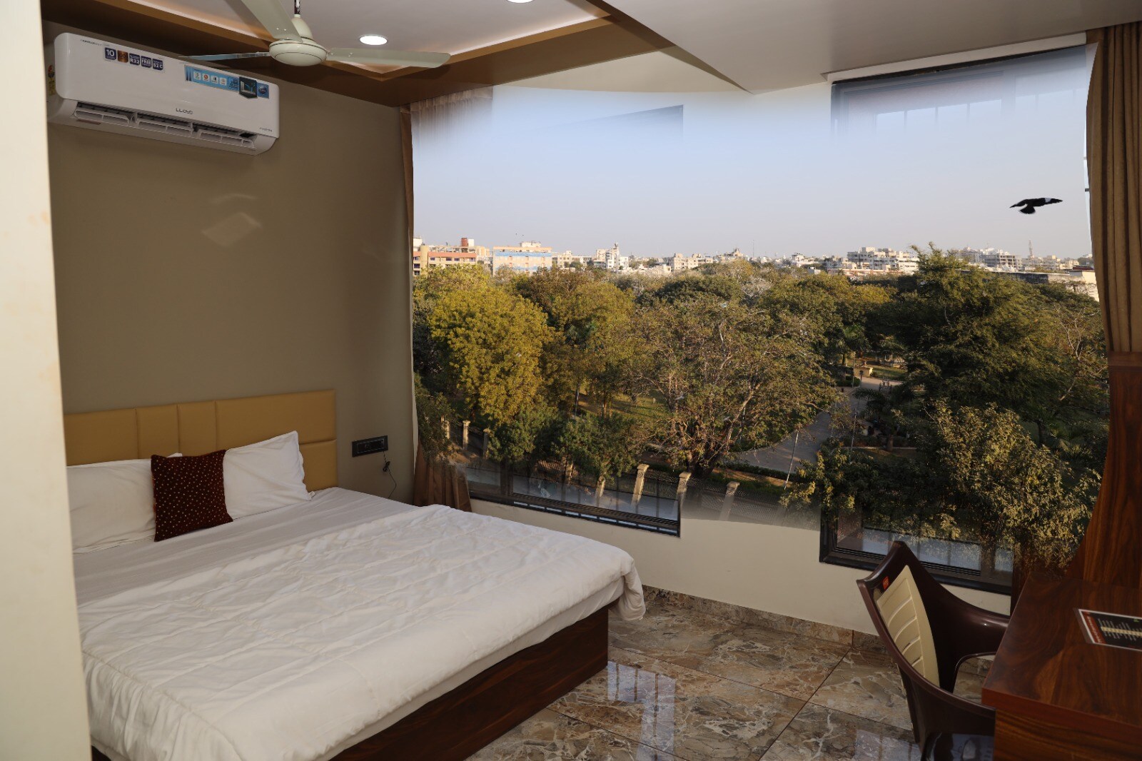 Hotel The Pill - Tap to explore photos