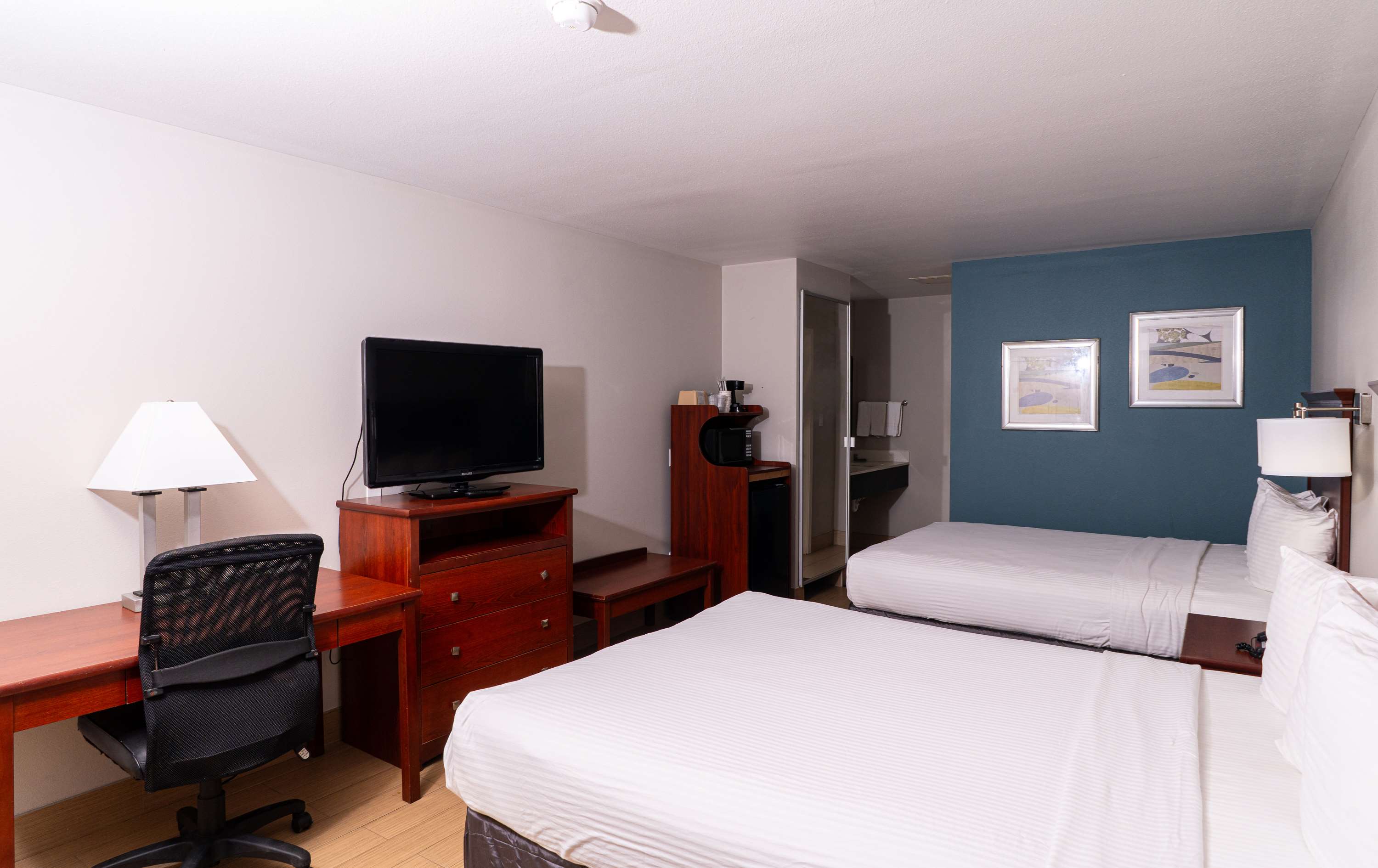 Best Western Paradise Inn - Tap to explore photos