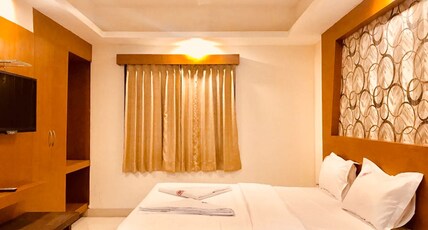 Hotel Grand Suites Room Type - TRIPLE BED NON AC ROOM