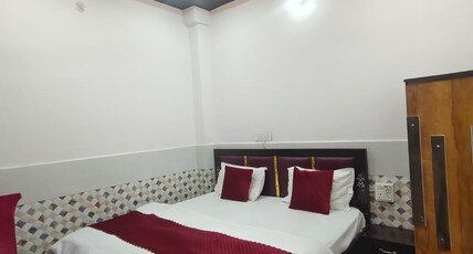 Royal Ayodhya Guest House Room Type - Bedroom 106
