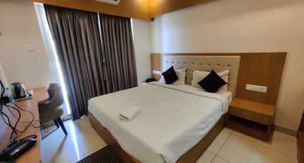 Shree Gajanan(Near Sea beach) Room Type - AC Deluxe Balcony Partial Sea View Shree Gajanan(Near Sea beach) Room Type - AC Deluxe Balcony Partial Sea View