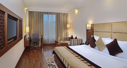 The Bristol Hotel Room Type - Deluxe Room with Free Wifi The Bristol Hotel Room Type - Deluxe Room with Free Wifi