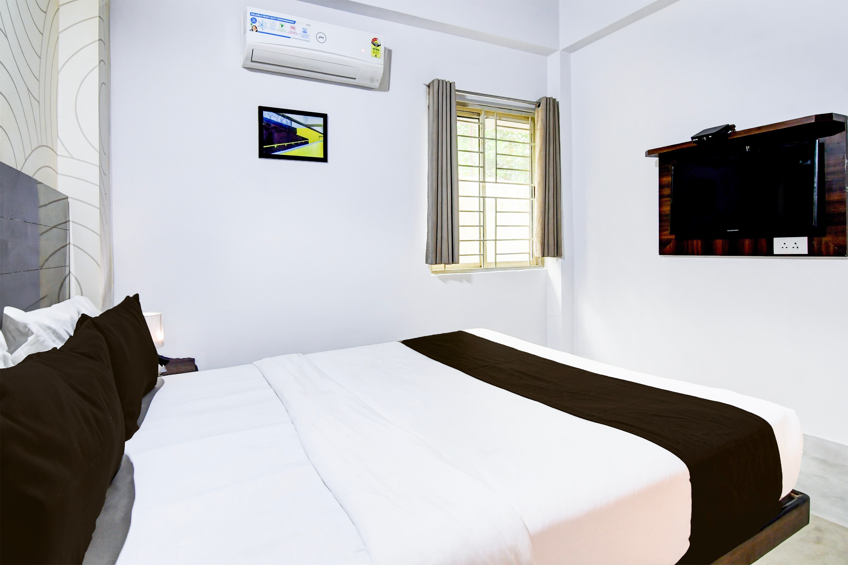 Super Townhouse Chandrasekharpur - Tap to explore photos