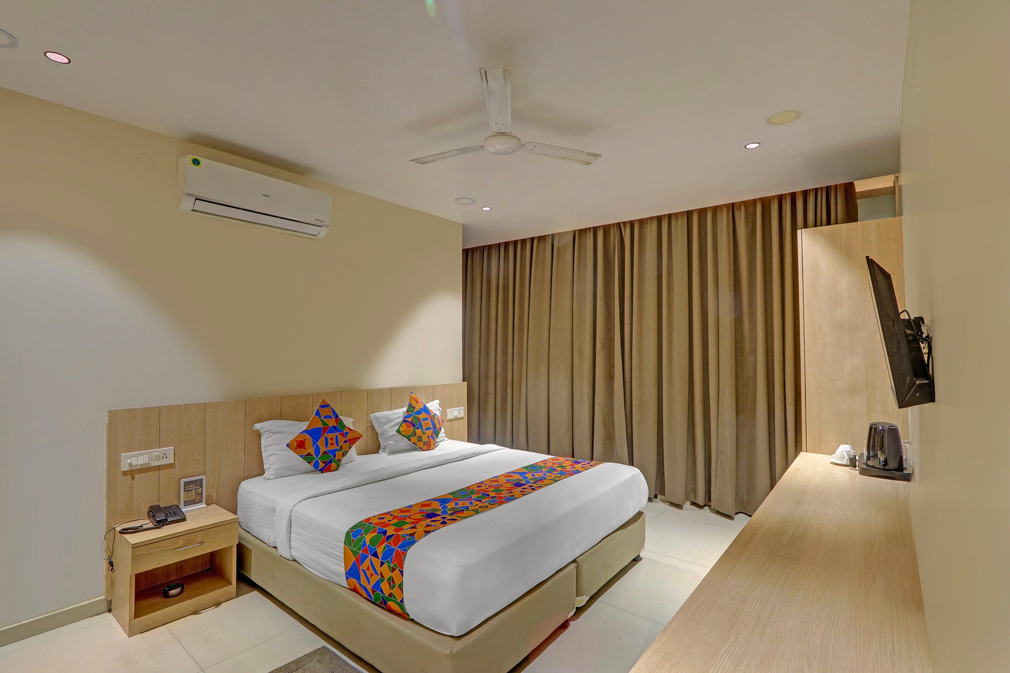 FabHotel Blue Moon - Thousand Pillar Temple, Hanamkonda - Tap to explore photos