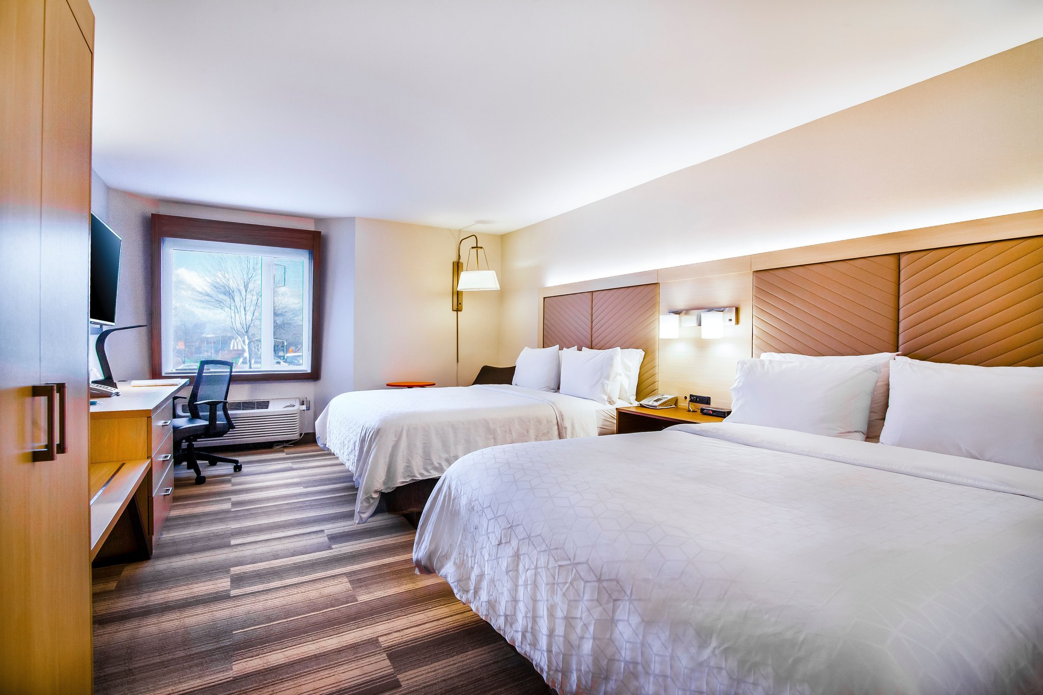 Holiday Inn Express & Suites Langley - Tap to explore photos