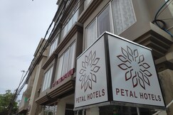 Petal Hotels (50 mtrs from Sea beach)