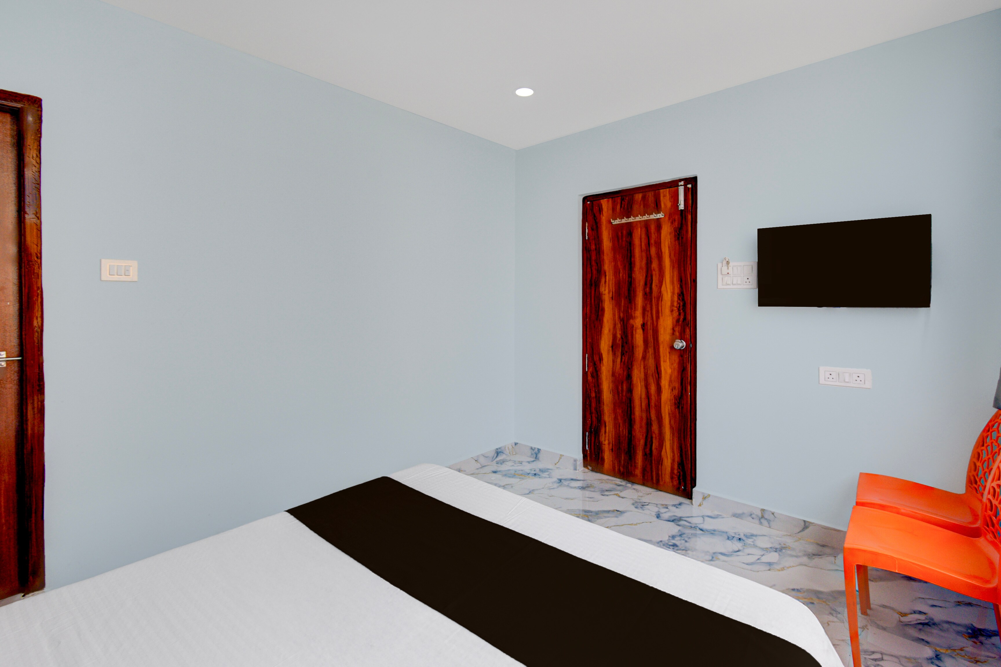 Hotel O MM Stay & Luxury Rooms - Tap to explore photos