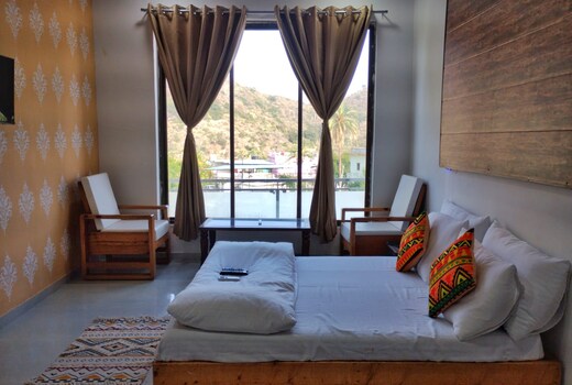 Rudraksh Inn