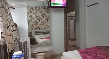Hotel Gujarat Palace Room Type - Deluxe Non AC