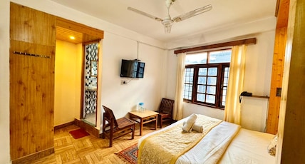 Devallya homestay Room Type - Faimily Sweet 2 double bed