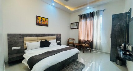 HOTEL JP VELVET Room Type - Super Deluxe