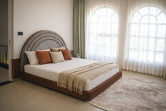 Arch Manor-Aravali View Luxury Villa by Aarvaya