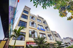 FabHotel Deepak Palace - Nr. Assi Ghat