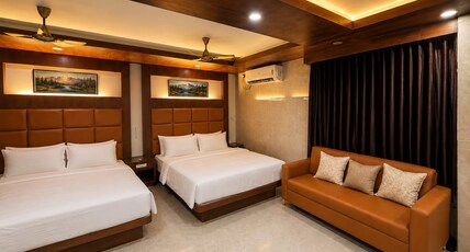 Bishnu Bhaban | 50M from Shree Jagannath Temple Room Type - Maharaja Suite