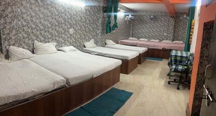 Kashi Dev Paying Guest House Room Type - Family Room