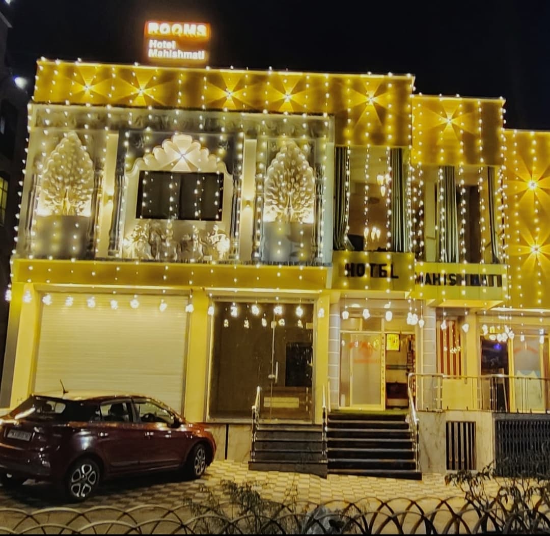 Hotel Mahishmati Palace - Tap to explore photos