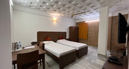 Hotel Saluja Room Type - TWIN DELUXE ROOM AC