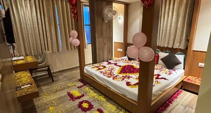 HOTEL PALATE ROOMS Room Type - Bedroom 111 SUPER DELUXE