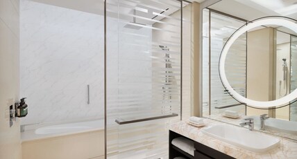 Crowne Plaza Dubai Marina Room Type - 1 King Junior Suite High Floor Crowne Plaza Dubai Marina Room Type - 1 King Junior Suite High Floor