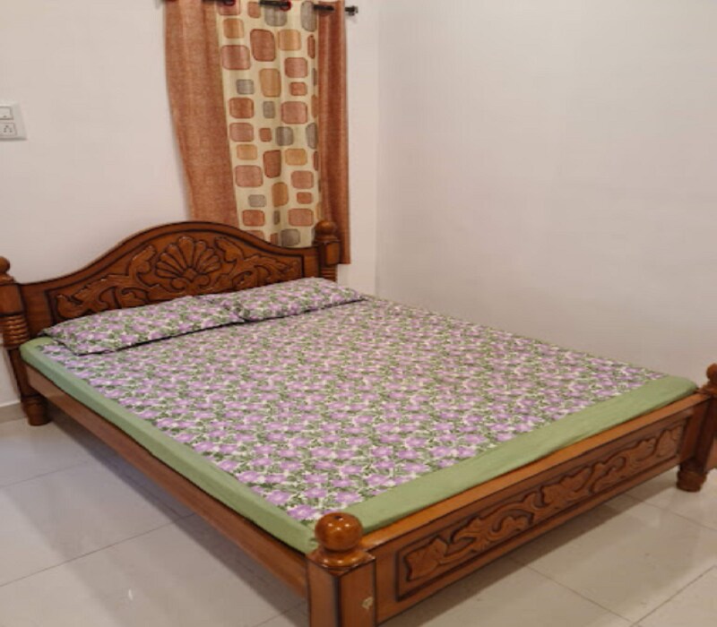 Sri Sai Guest House - Tap to explore photos