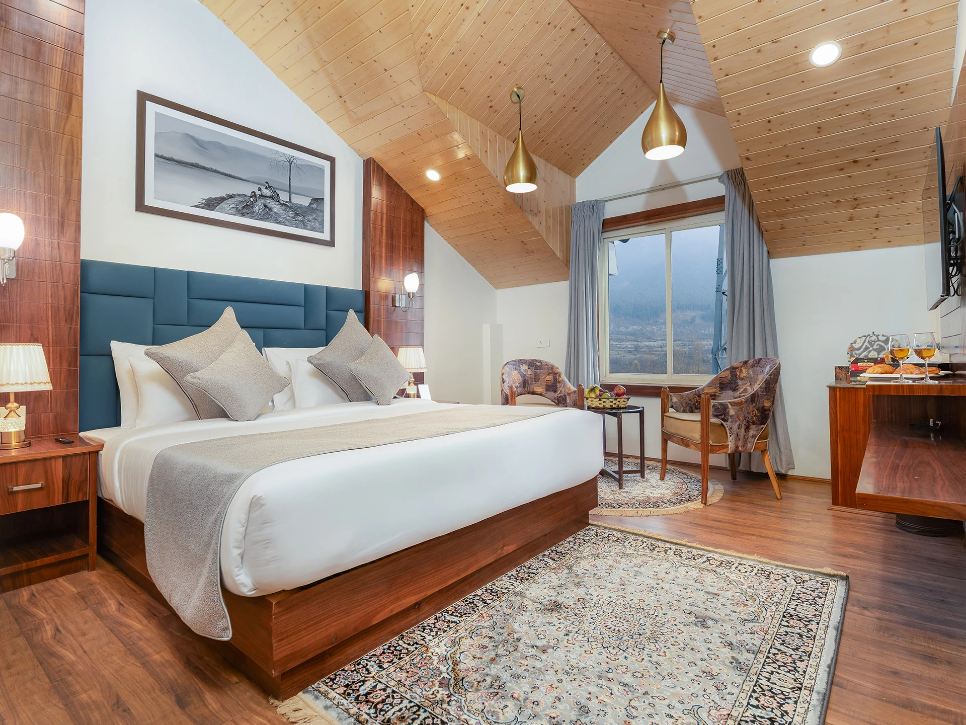 BLACK PEARL HOTEL AND SPA Room Type - Royal Suite with Living Room