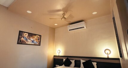 Hotel Gopala Palace Room Type - DELUXE AC