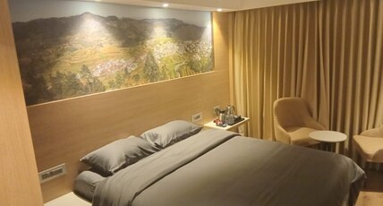 ASTORIA VEG Room Type - DELUXE ROOM