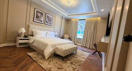 Hotel Luxury Retreat Room Type - Deluxe Room with Mountain View